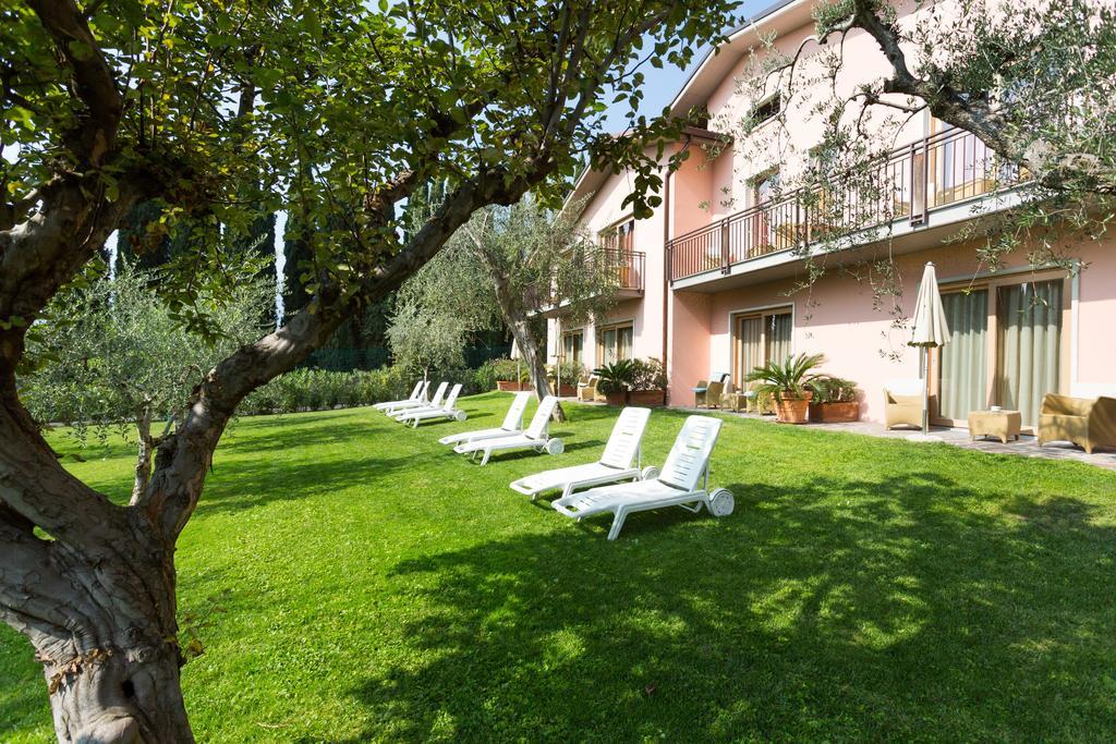 Hotel Maximilian Malcesine Bagian luar foto